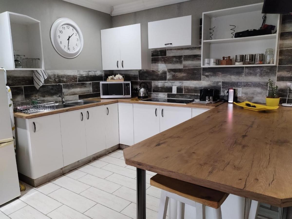 Villa Mariss Guesthouse Kraaifontein Kültér fotó