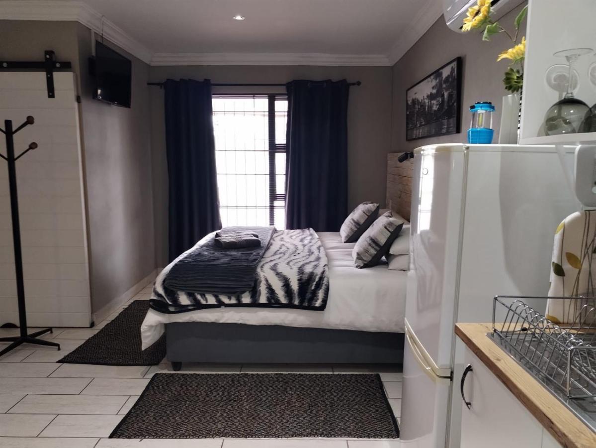 Villa Mariss Guesthouse Kraaifontein Kültér fotó