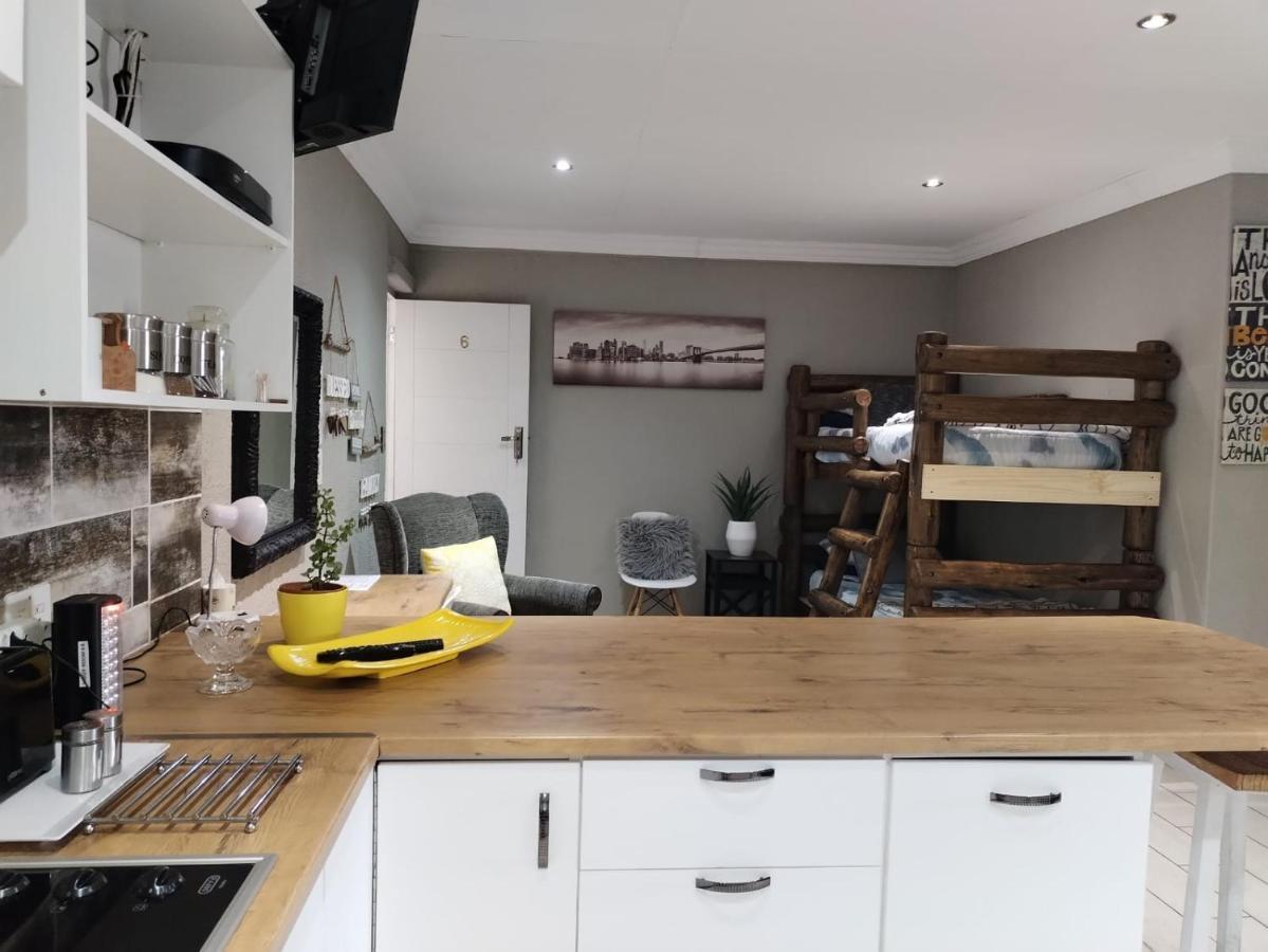 Villa Mariss Guesthouse Kraaifontein Kültér fotó