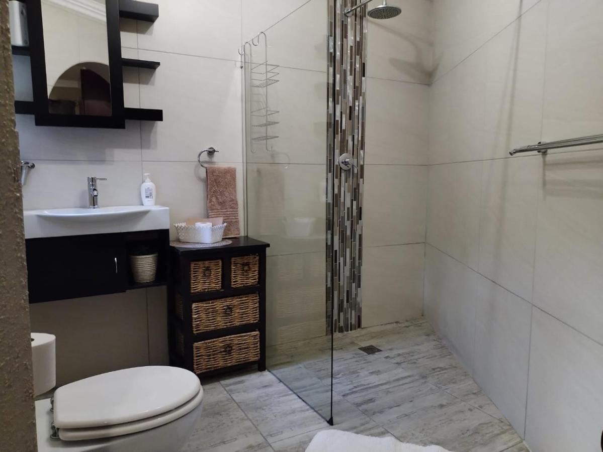 Villa Mariss Guesthouse Kraaifontein Kültér fotó